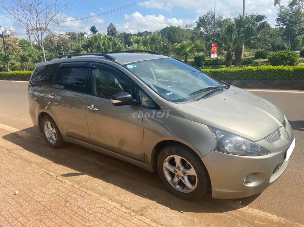 Mitsubishi Grandis 2006 - ảnh 1