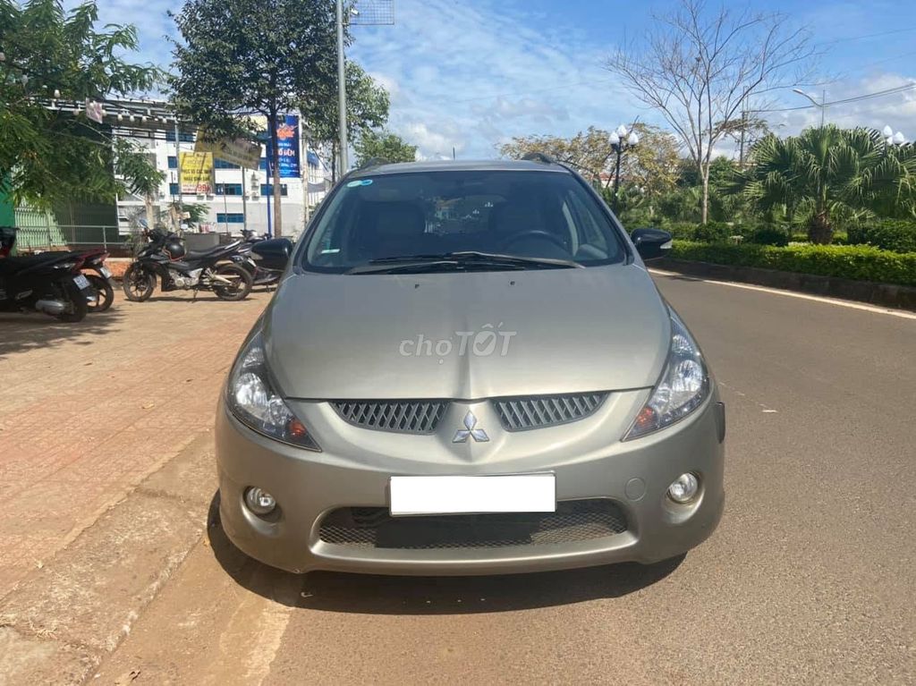 Mitsubishi Grandis 2006 - ảnh 2