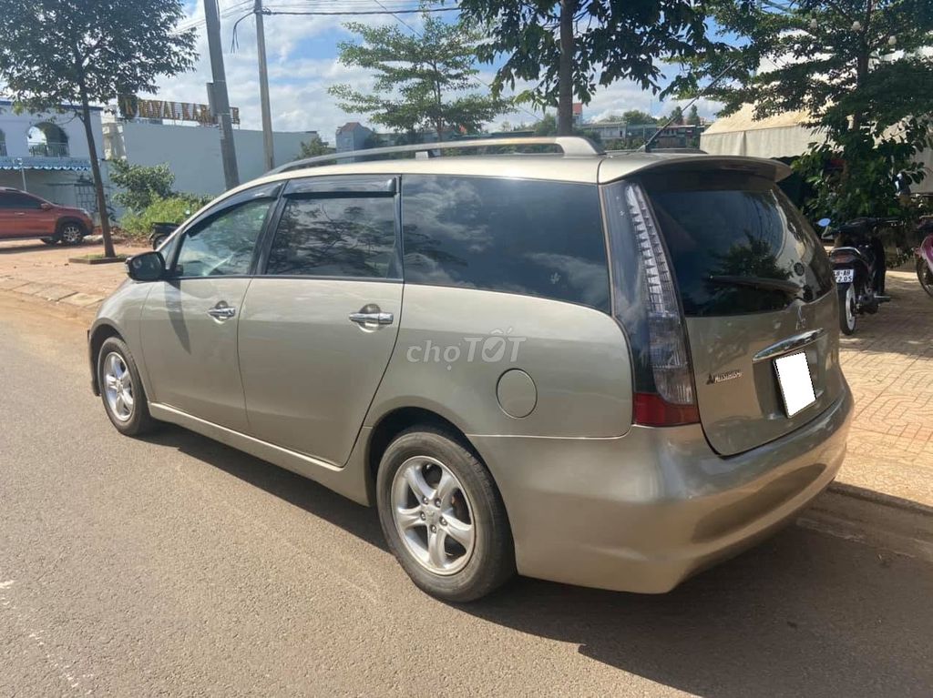 Mitsubishi Grandis 2006 - ảnh 4