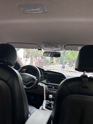 Hyundai Elantra 2018 - ảnh 1