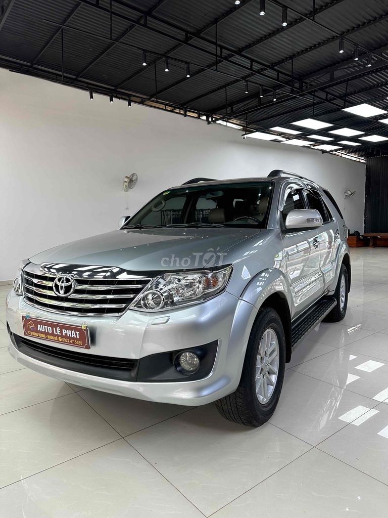 Toyota Fortuner 2012 - ảnh 2