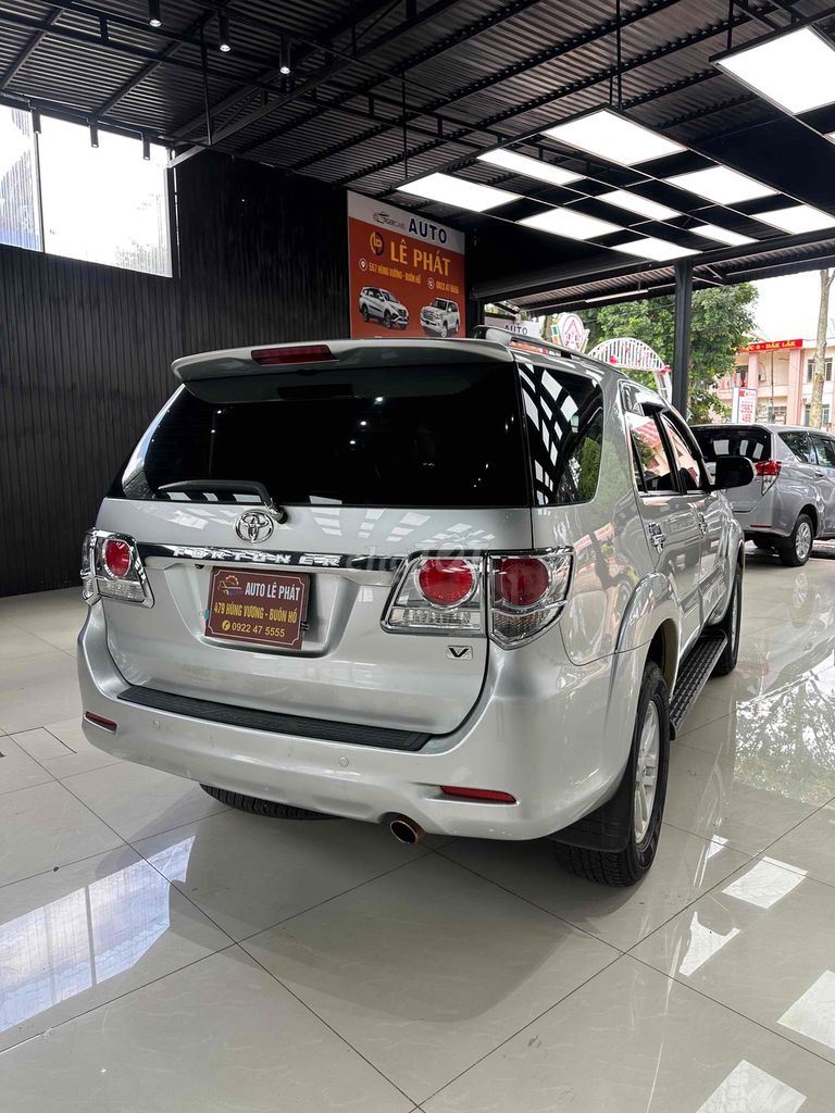 Toyota Fortuner 2012 - ảnh 3