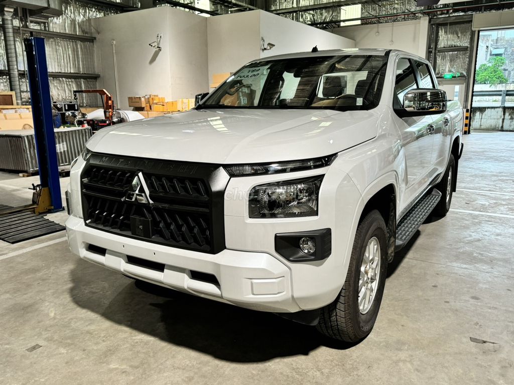 Mitsubishi Triton - ảnh 1
