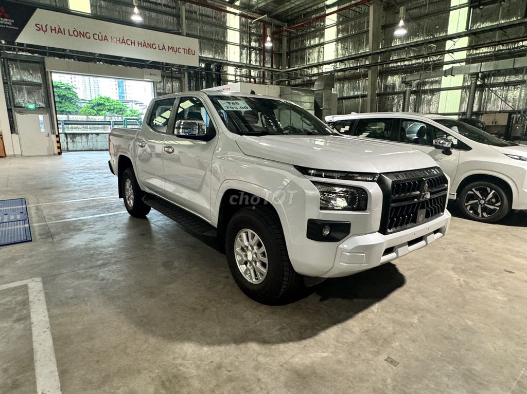 Mitsubishi Triton - ảnh 2