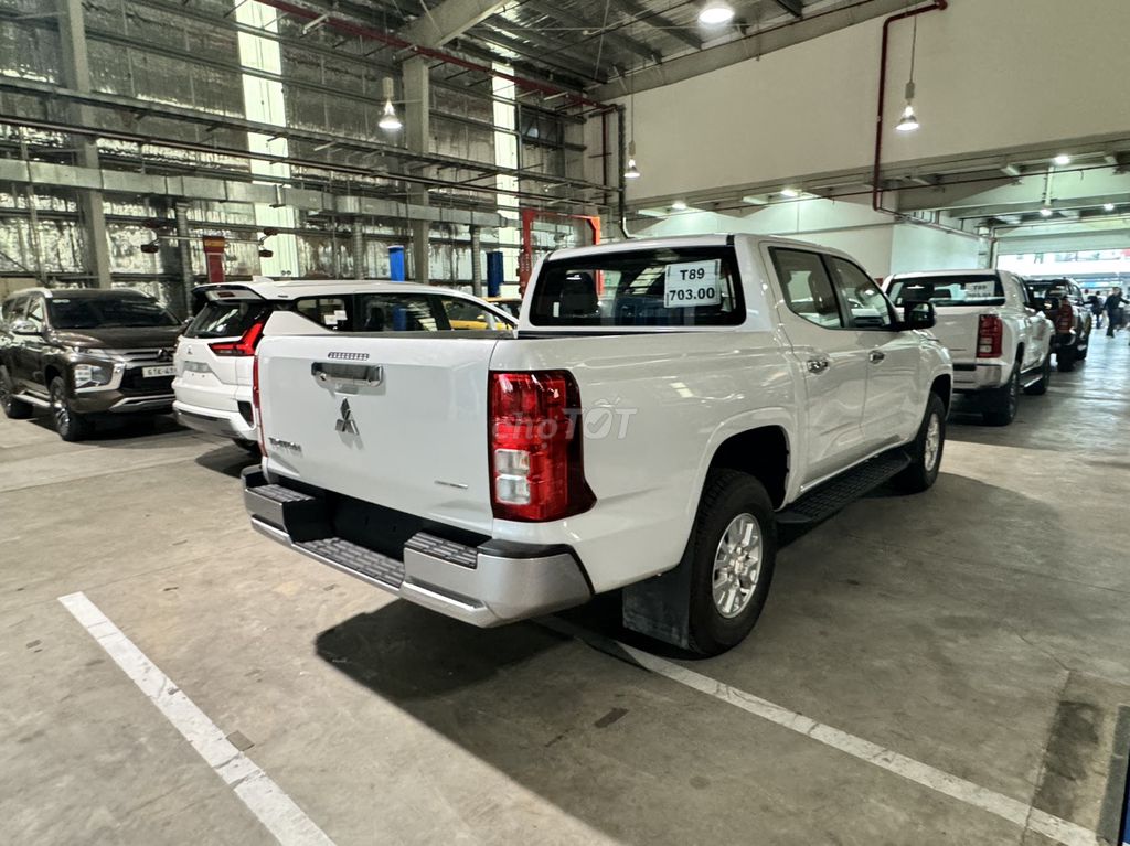 Mitsubishi Triton - ảnh 4