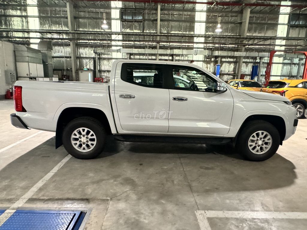 Mitsubishi Triton - ảnh 5