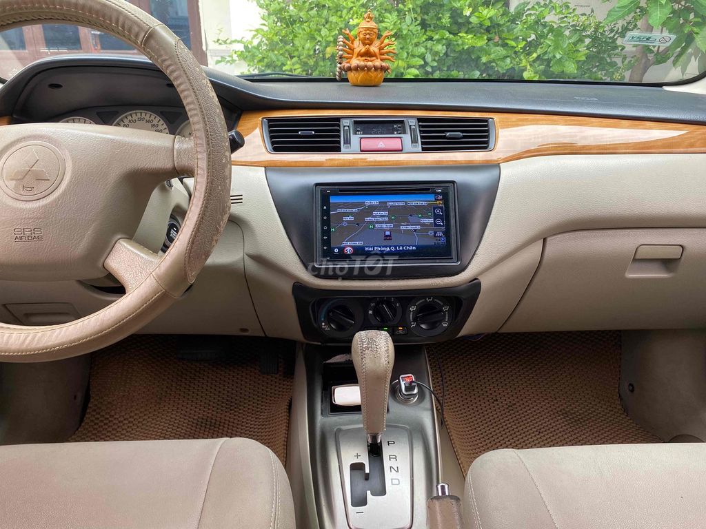 Mitsubishi Lancer - ảnh 3