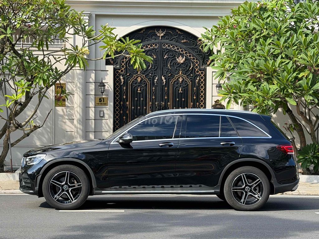 Mercedes-Benz GLC 2022 - ảnh 3