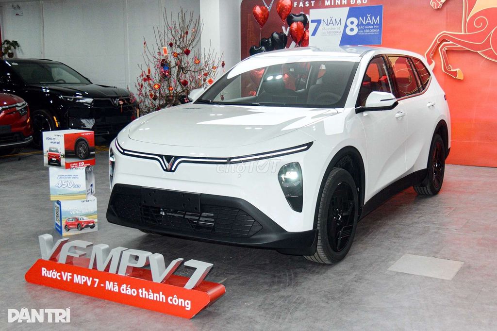 VinFast MPV 7 - ảnh 1