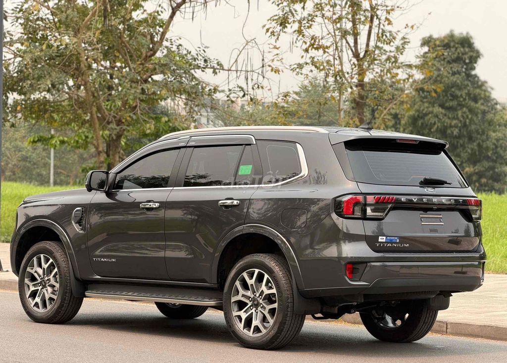 Ford Everest 2024 - ảnh 2