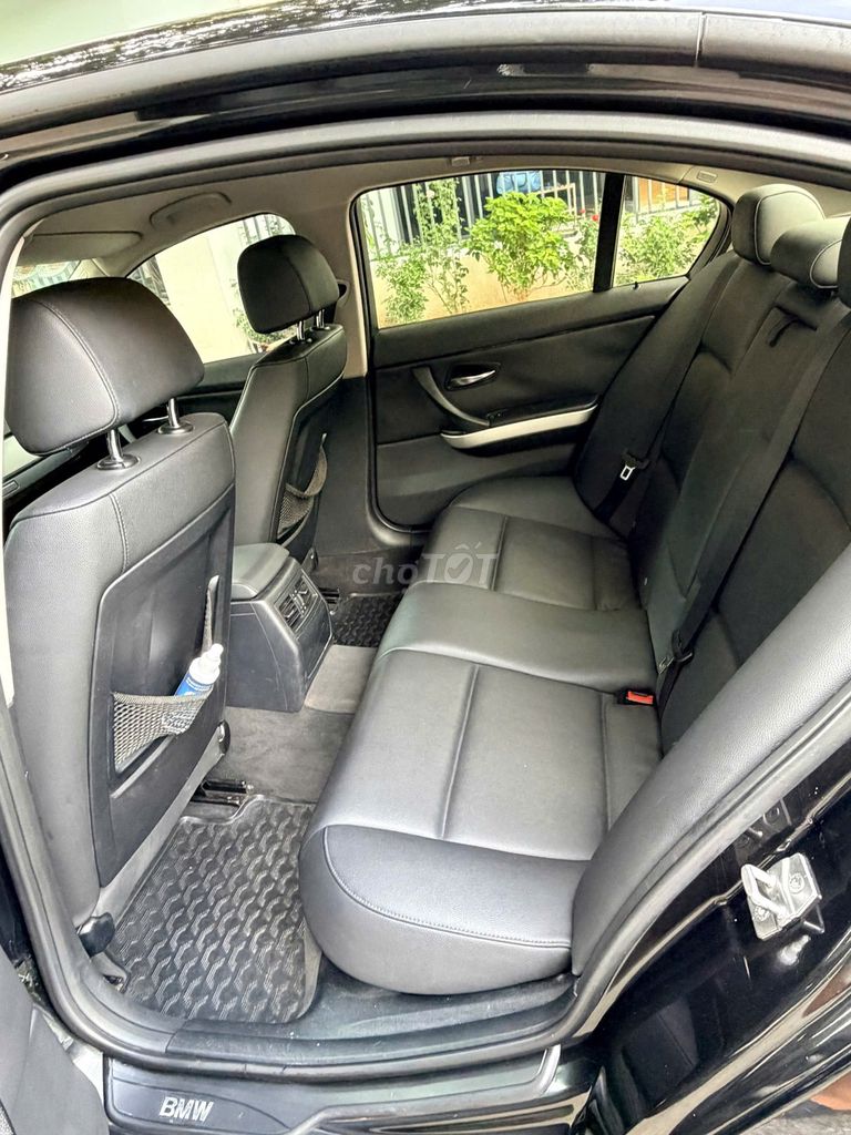 BMW 2011 - ảnh 1