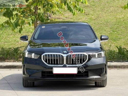 BMW 5 Series 2025 - ảnh 1