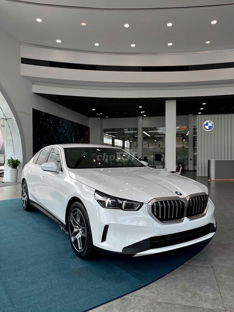 BMW 2026 - ảnh 1