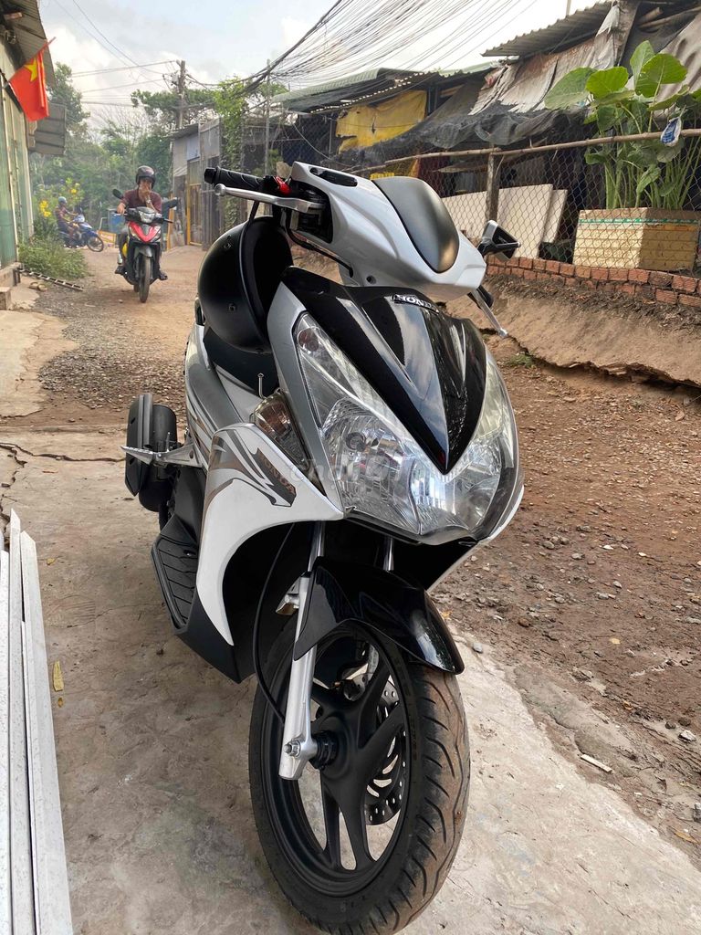 Honda Air Blade 2012 - ảnh 3