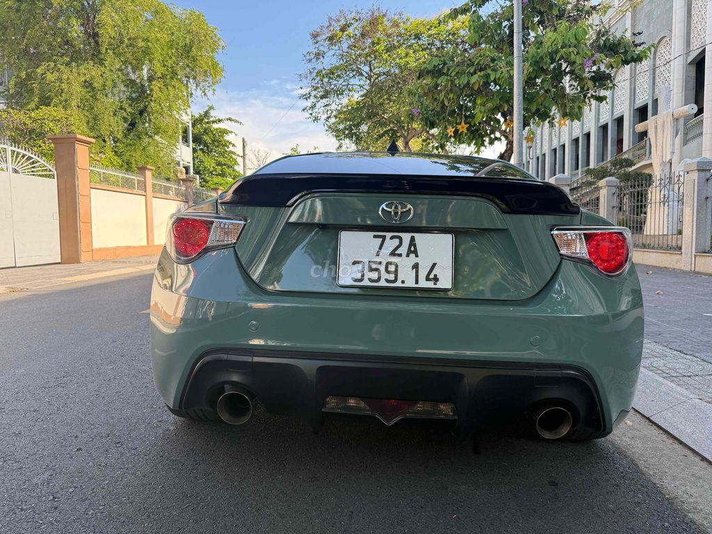 Toyota 2012 - ảnh 1