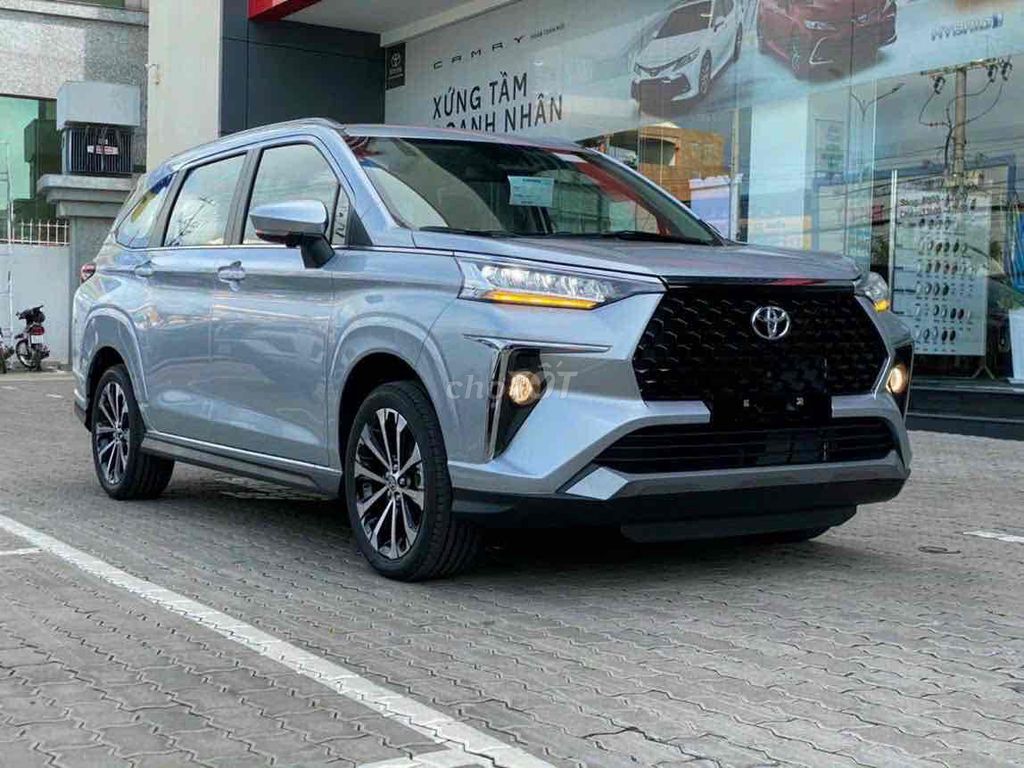 Toyota Veloz Cross - ảnh 1