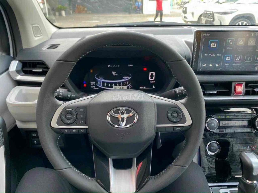 Toyota Veloz Cross - ảnh 3
