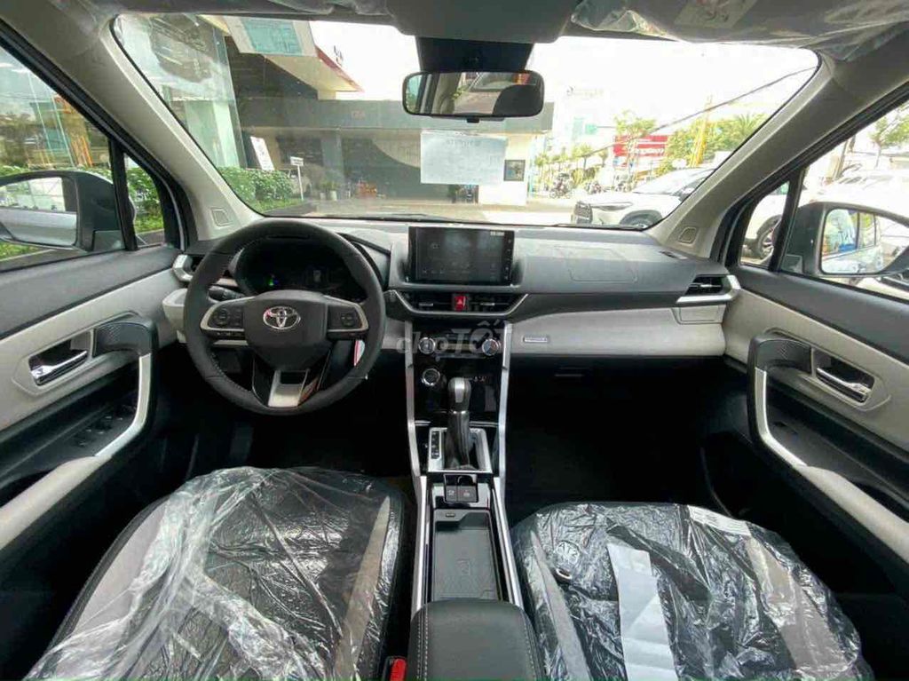 Toyota Veloz Cross - ảnh 4