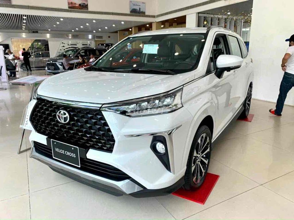 Toyota Veloz Cross - ảnh 5