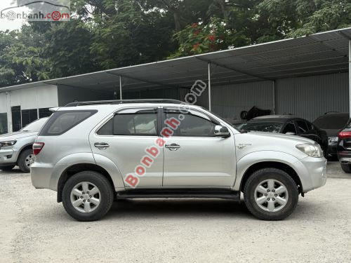Toyota Fortuner 2.7V 4x4 AT 2009 - ảnh 4