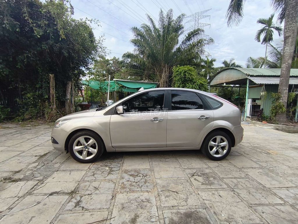 Ford Focus 2011 - ảnh 3