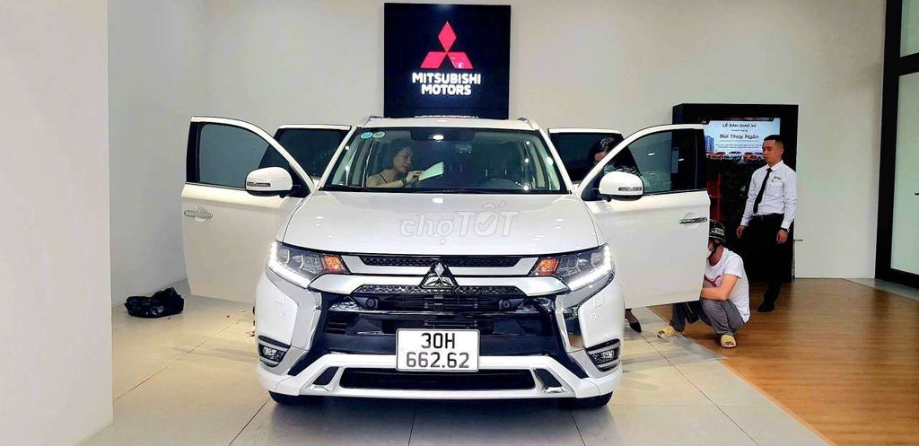 Mitsubishi Outlander 2022 - ảnh 1