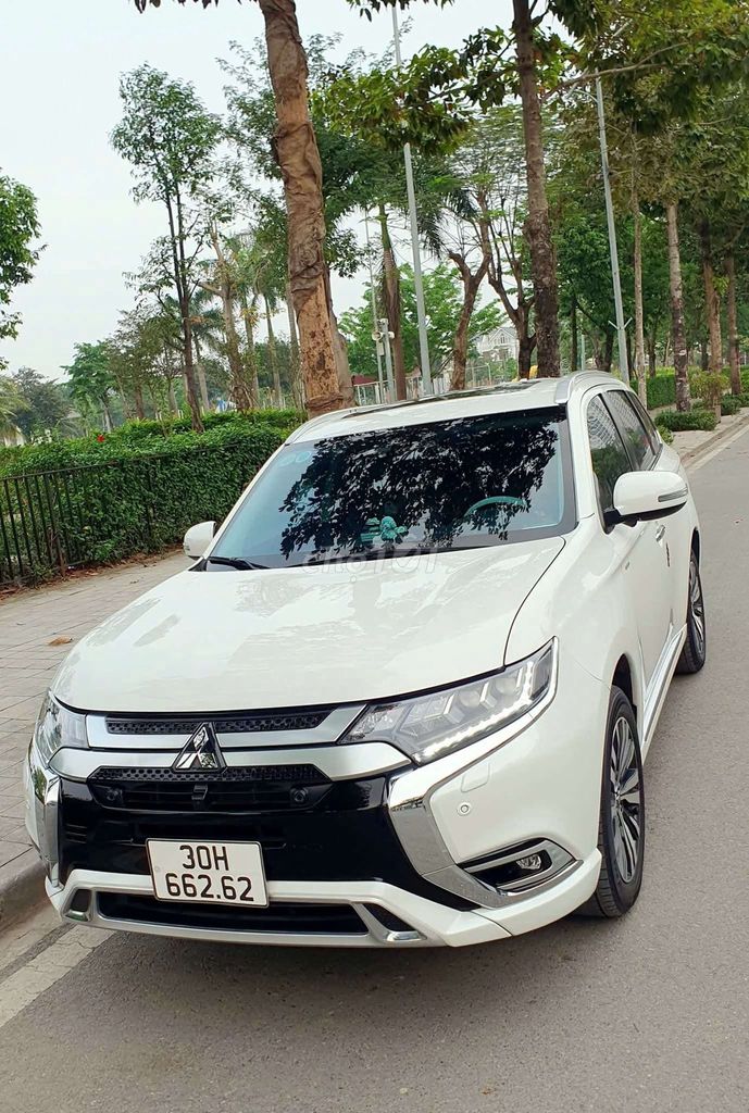 Mitsubishi Outlander 2022 - ảnh 2