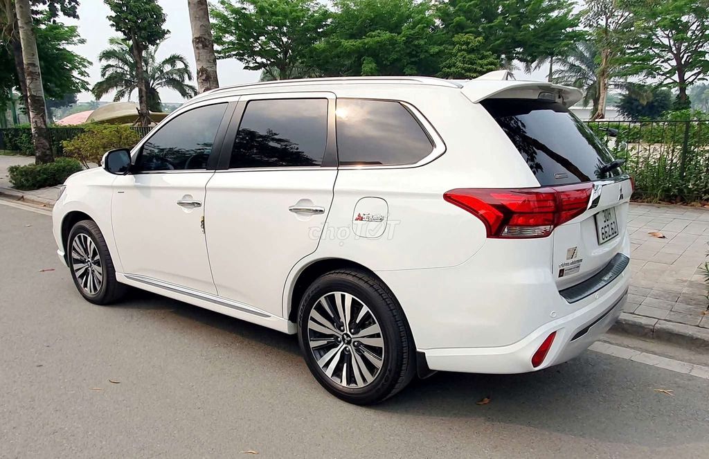 Mitsubishi Outlander 2022 - ảnh 3