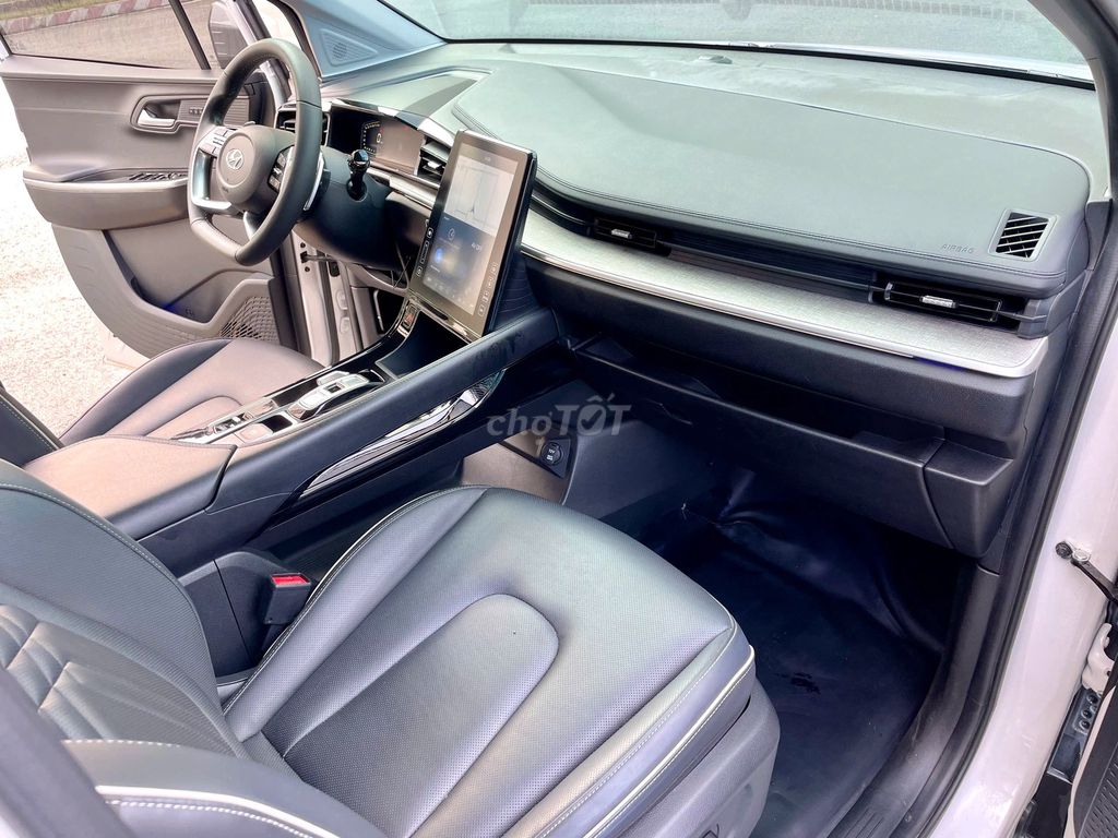 Hyundai Custin 2023 - ảnh 2