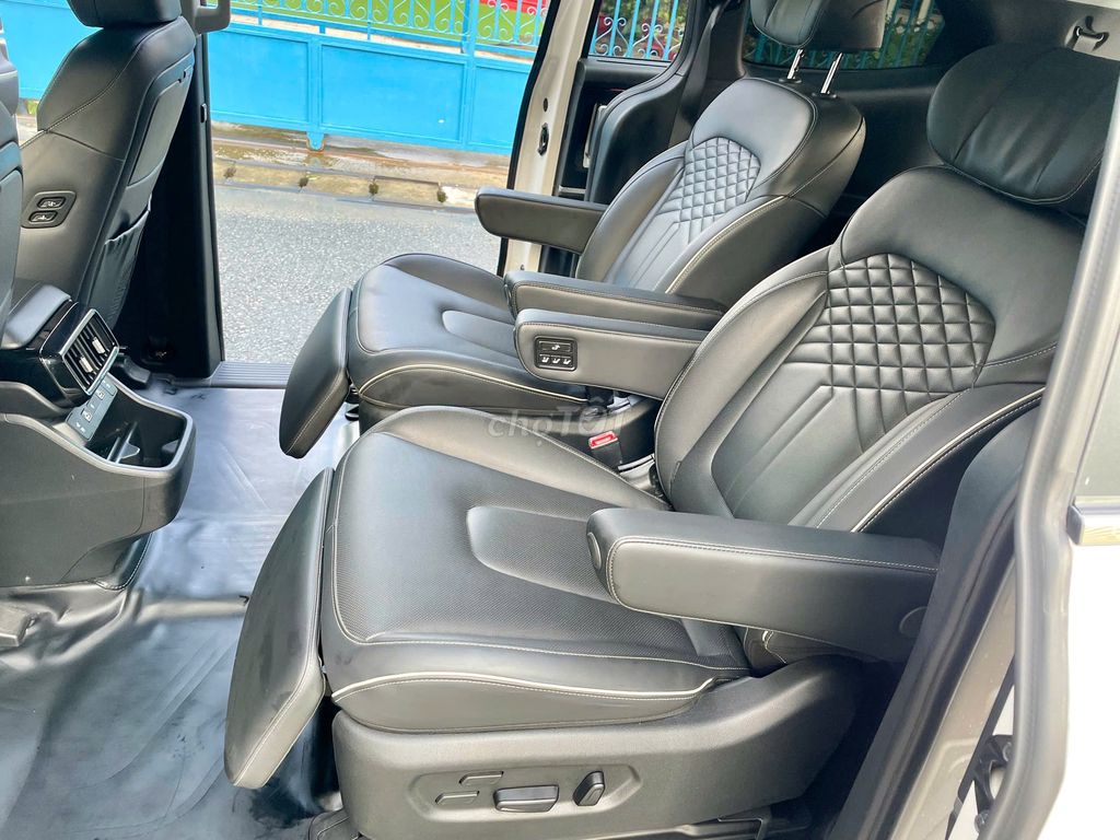 Hyundai Custin 2023 - ảnh 4
