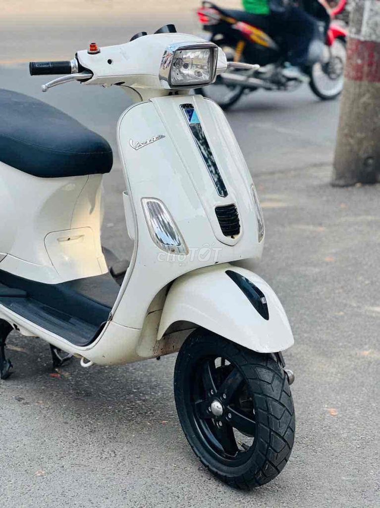 Piaggio Vespa 2013 - ảnh 2