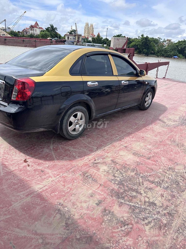 Chevrolet Lacetti - ảnh 1