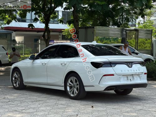 VinFast Lux A 2.0 Base 2.0 AT 2021 - ảnh 4