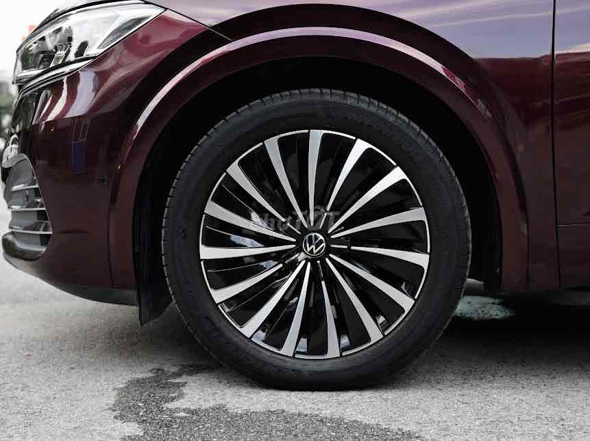 Volkswagen Viloran Luxury - ảnh 5