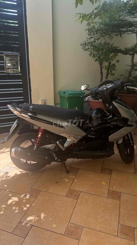 Honda Air Blade 2011 - ảnh 2