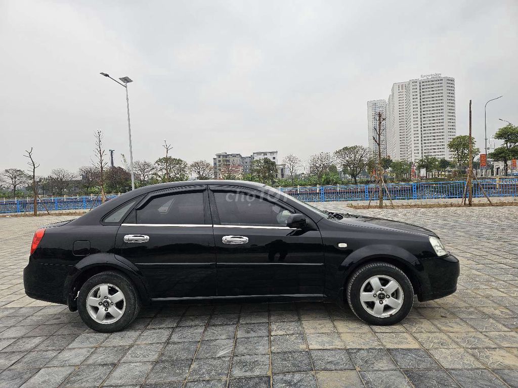 Chevrolet Lacetti 2009 - ảnh 3