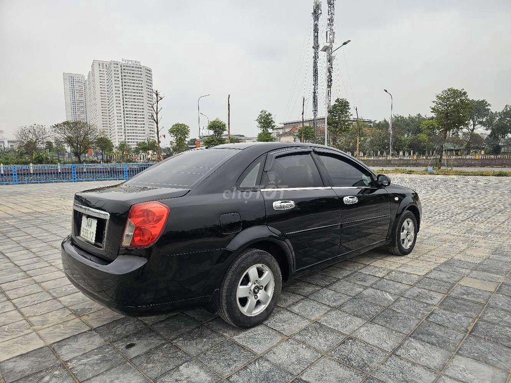 Chevrolet Lacetti 2009 - ảnh 4