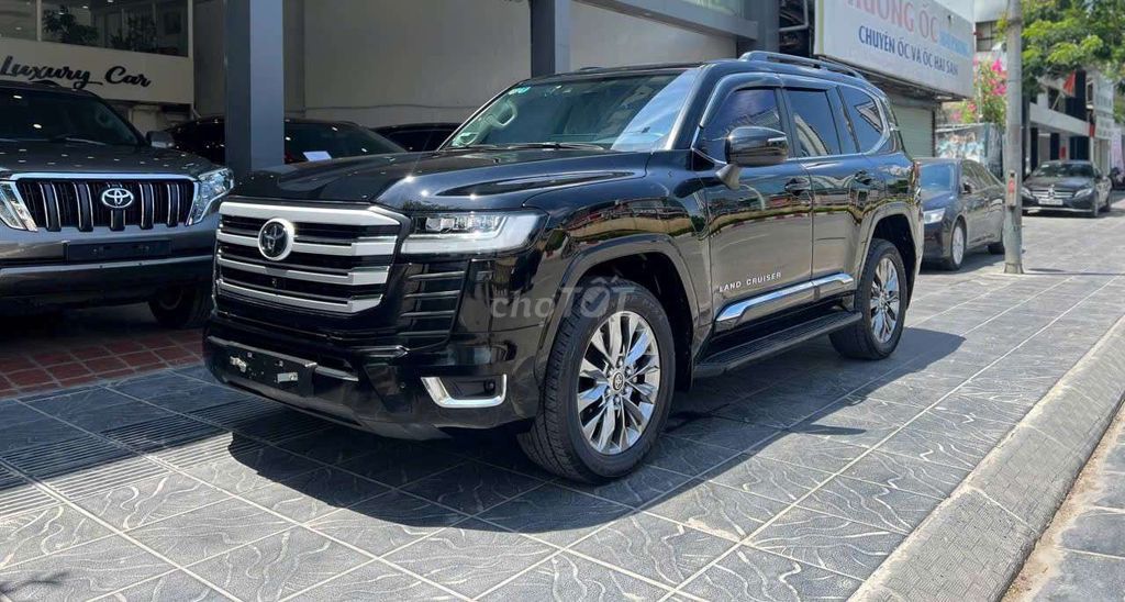 Toyota Land Cruiser LC300 2022 - ảnh 2
