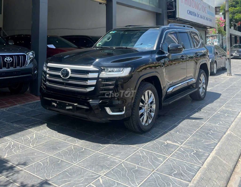 Toyota Land Cruiser LC300 2022 - ảnh 4
