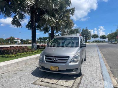 Hyundai Starex - ảnh 2