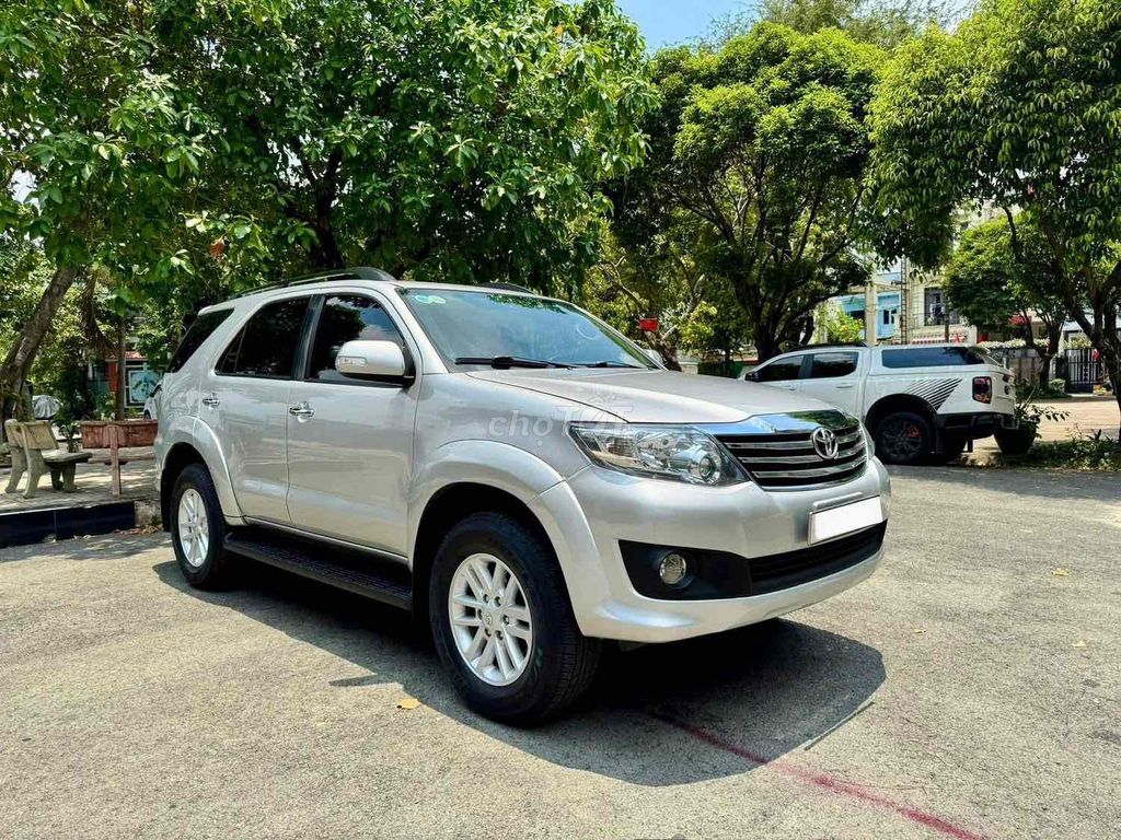 Toyota Fortuner 2015 - ảnh 2