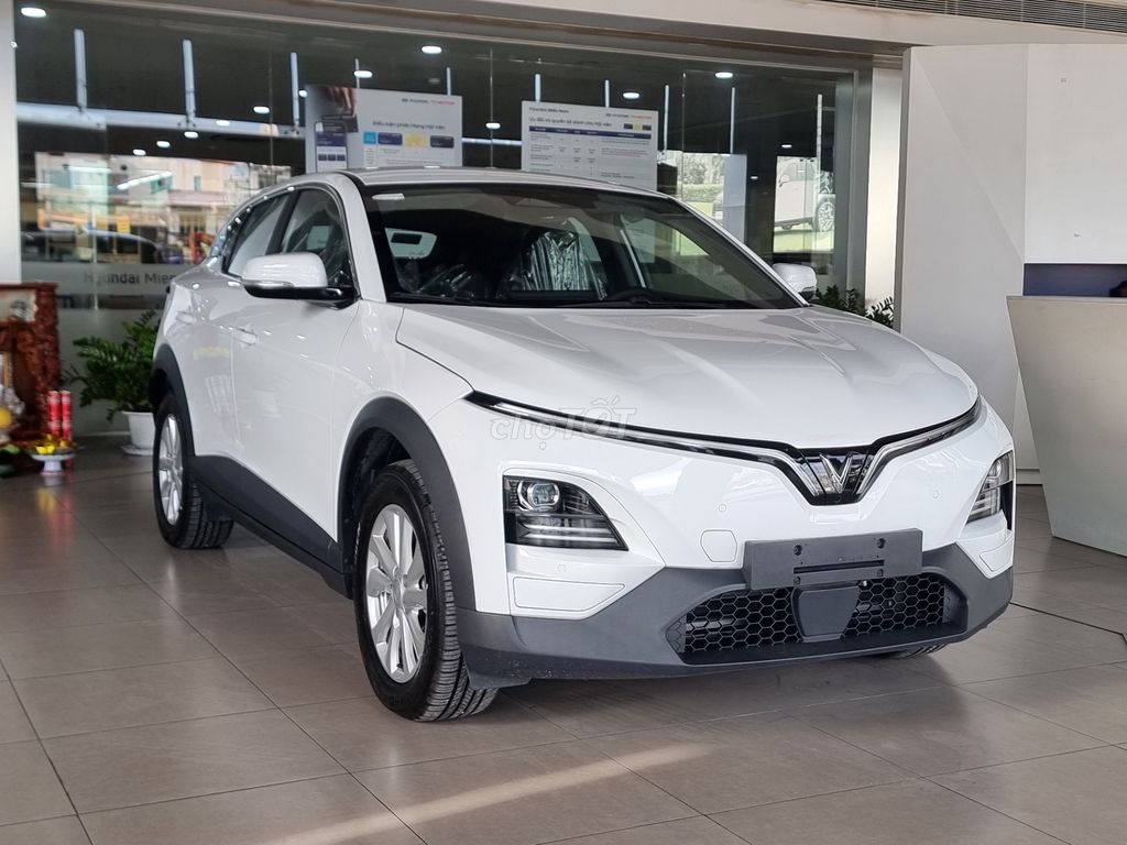 VinFast VF6 Eco - ảnh 1