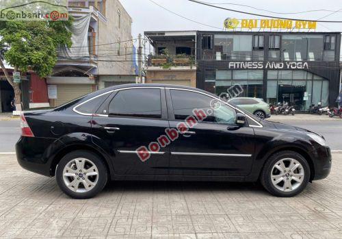 Ford Focus 2011 - ảnh 2