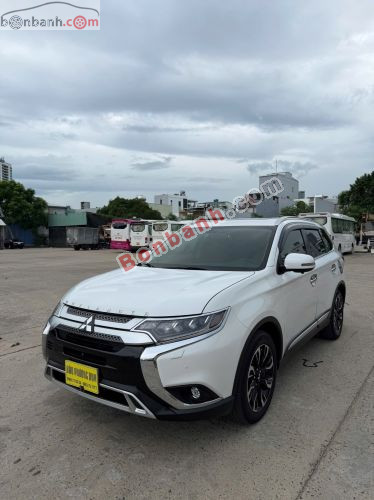 Mitsubishi Outlander Premium 2.0 CVT 2021 - ảnh 1