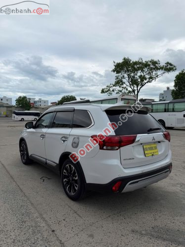 Mitsubishi Outlander Premium 2.0 CVT 2021 - ảnh 2