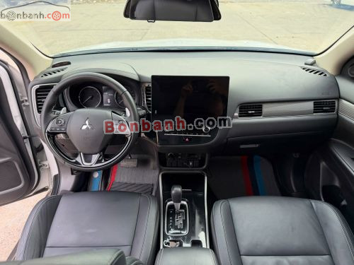 Mitsubishi Outlander Premium 2.0 CVT 2021 - ảnh 4