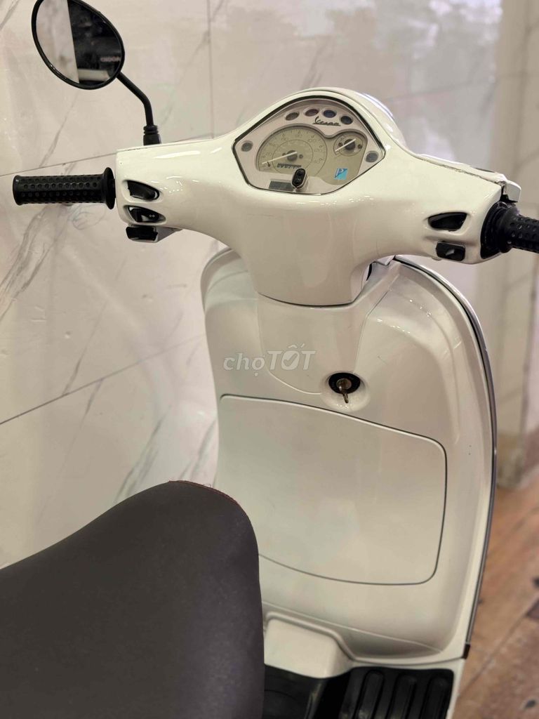 Piaggio Vespa 2010 - ảnh 3
