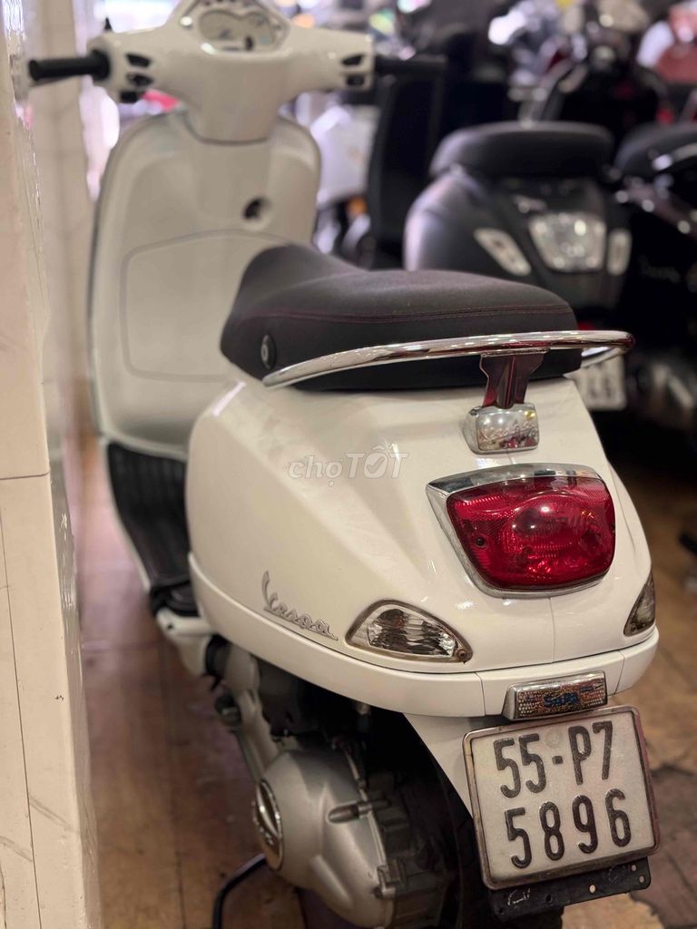 Piaggio Vespa 2010 - ảnh 4