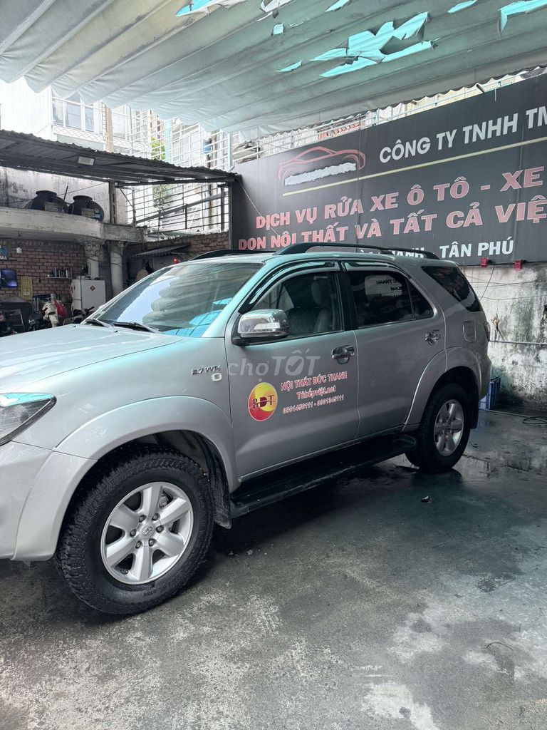 Toyota Fortuner 2010 - ảnh 5