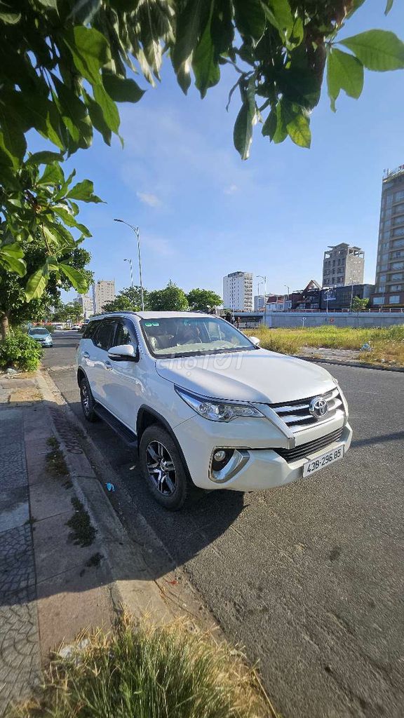 Toyota Fortuner - ảnh 1